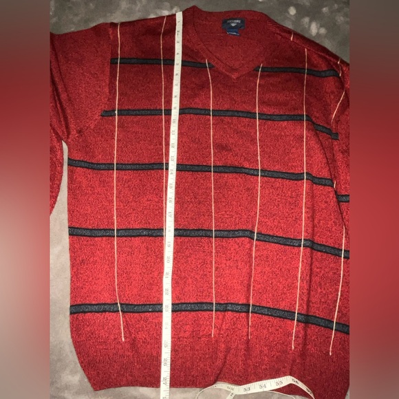 Men’s Dockers XL Red V-Neck Sweater with Gold & Black Stripes – Classic &‎ Cozy - Picture 7 of 11